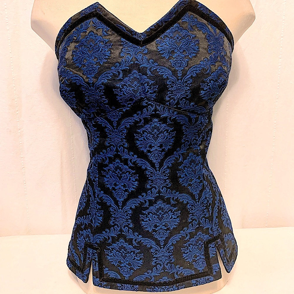 Vampy vintage 90s brocade corset